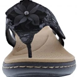 Clarks Women's Laurieann Gema Wide Width Flip Flop Sandals 7 Clarks Women's Laurieann Gema Wide Width Flip Flop Sandals