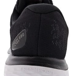 New Balance Men's 680 V7 Lightweight Cushioning Running Shoes