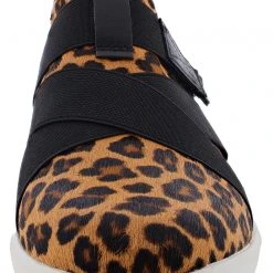 Clarks Of England Clarks Women's Un Rio Strap Hook & Loop Slip On Sneakers With Arch Support