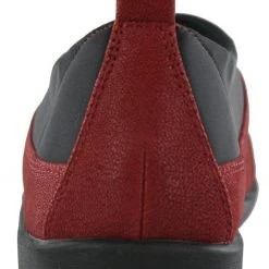 Clarks Of England Clarks Women Sillian Greer Red Slip On Casual Shoes 8 Clarks Of England Clarks Women Sillian Greer Red Slip On Casual Shoes