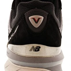 New Balance M990BK5 Cushioned Running Shoes Men